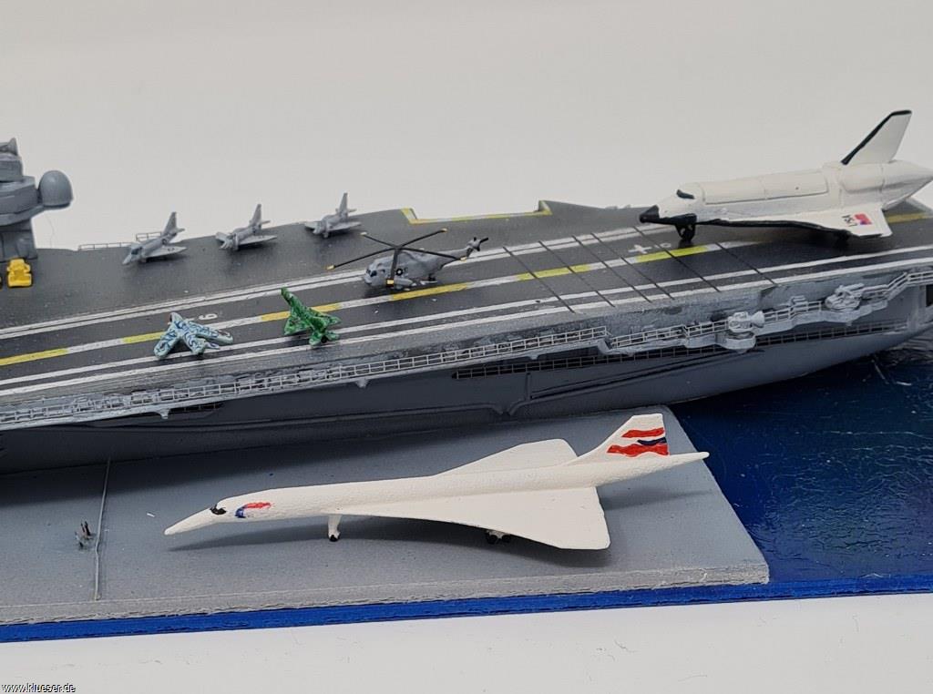 Concorde 1/700, Space Shuttle Endeavor, USS Intrepid CV-11 w/ angle deck 1972, MiG17 Fresco 1/700, MiG21 Fishbed x8 1/700