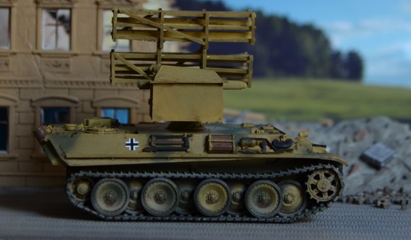 PzKpfw V Panther mit 10,5cm Raketenwerfer Taifun F in Kammerlafette