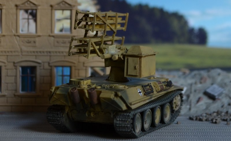 PzKpfw V Panther mit 10,5cm Raketenwerfer Taifun F in Kammerlafette