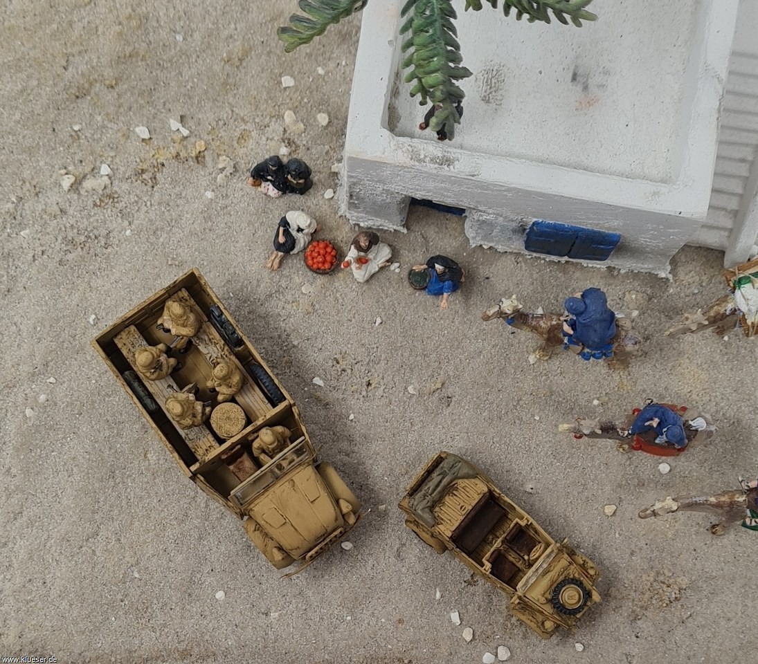 Steyr 1500 Kfz.70 (Längsbänke), VW Typ 82 Kübelwagen