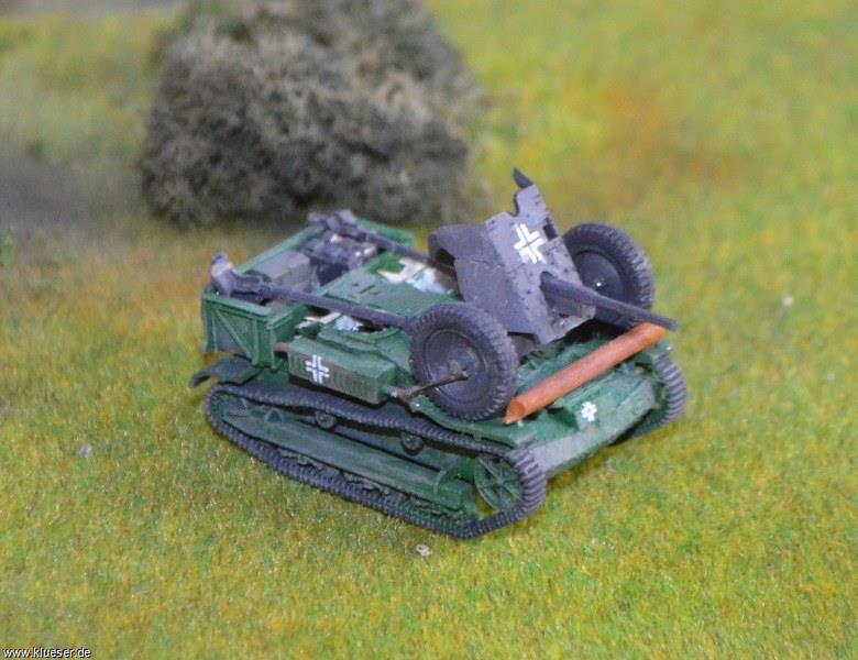 UE 630(f) Schlepper mit Pak 36 improvisiert